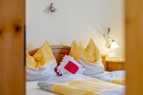 4-persoons appartement in Goldegg met zwembad en sauna - thumbnail 3