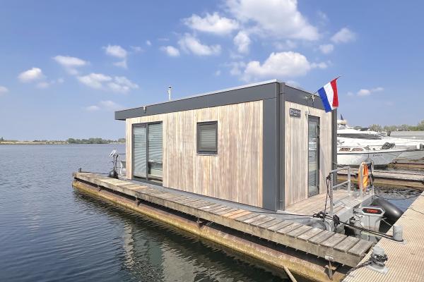 Vrijstaande bungalow in het centrum van Maasbommel voor 2 personen - thumbnail 1