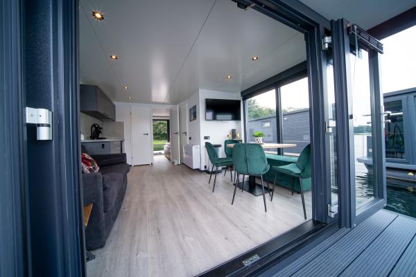 Unieke havenlodge op het water in Middelaar met dakterras en 360° uitzicht - thumbnail 4