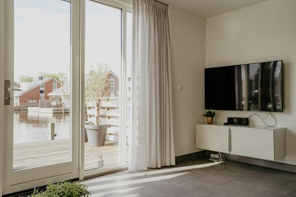 Luxe gelijkvloers appartement met waterterras in hartje Uitgeest - thumbnail 4