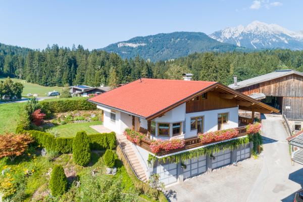 Vrijstaand chalet in Söll, 100 meter van de skilift en het centrum - thumbnail 1