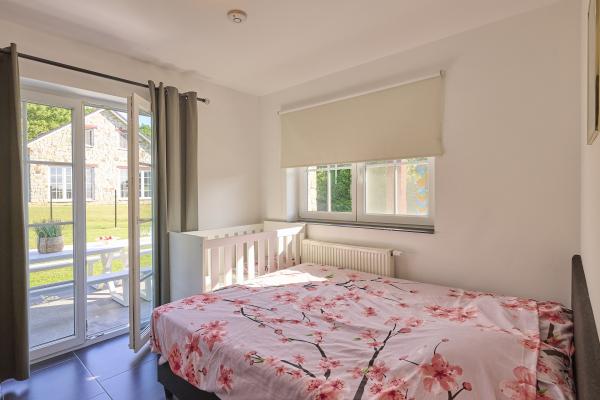 Ruim groepshuis voor 20 personen met grote tuin aan de bosrand in Lierneux - thumbnail 6