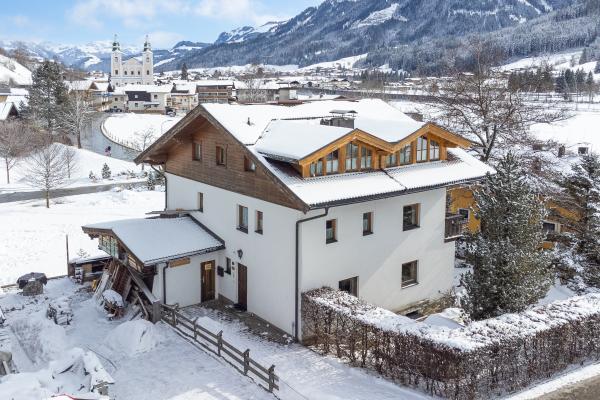 Aan de piste: Centraal appartement in Brixen im Thale - thumbnail 2