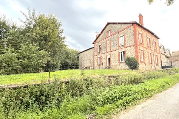 15-persoons vrijstaand vakantiehuis in Saint-Menges - thumbnail 1