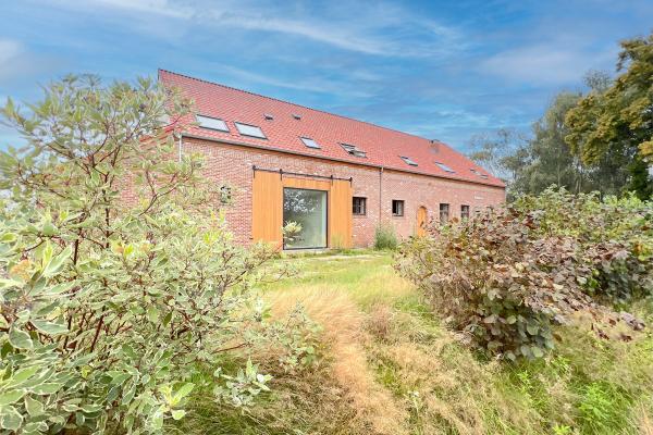 Gerenoveerde Kempische hoeve met privé binnenzwembad voor 20 personen - thumbnail 1