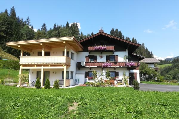 5-persoons modern appartement aan de piste in Kirchberg in Tirol - thumbnail 3