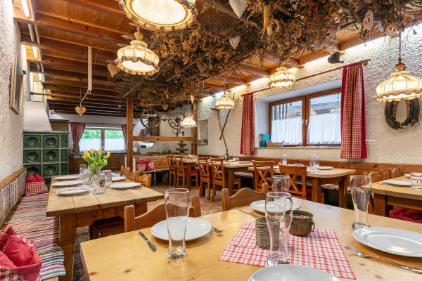 Authentieke 400 jaar oude Tiroler boerderij voor 20 personen aan de skipiste - thumbnail 6