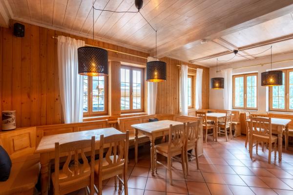 Groots groepshuis voor 26 personen met sauna en bioscoop bij de piste in Pettneu - thumbnail 3