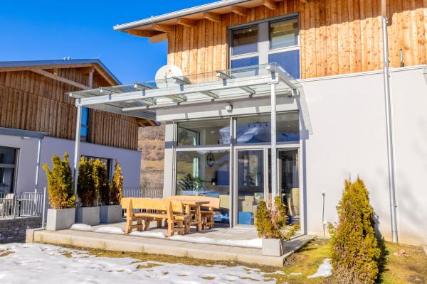 Hoekhuis met sauna direct aan de piste in Kreischberg - thumbnail 1
