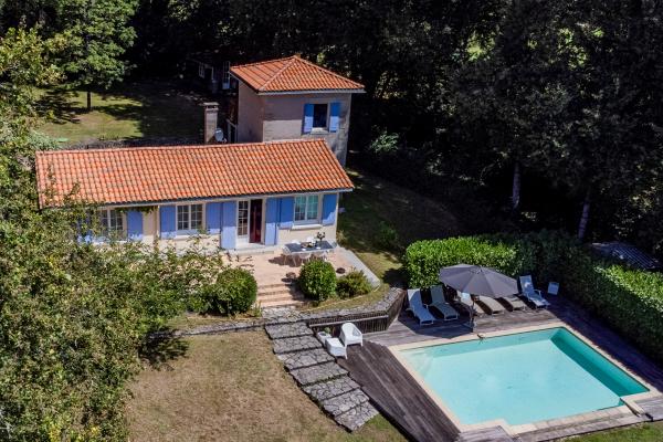 7-persoons modern vakantiehuis met zwembad in Aubeterre sur Dronne - thumbnail 2