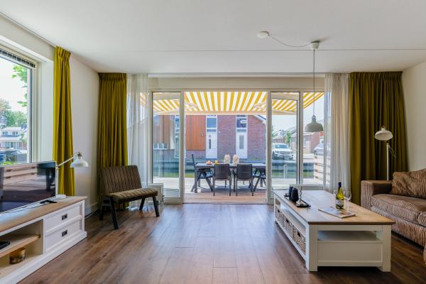 Ruim 12-persoons appartement met privé aanlegsteiger aan het Uitgeestermeer - thumbnail 4