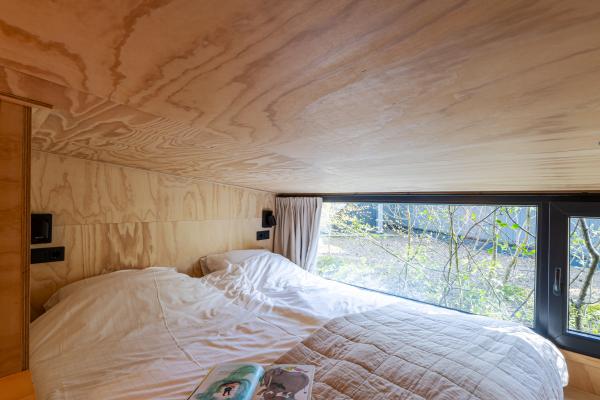 Sfeervol Tiny House midden in het bos op de Veluwe, 50m van centrum Nunspeet - thumbnail 6
