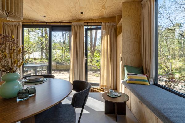 Sfeervol Tiny House midden in het bos op de Veluwe, 50m van centrum Nunspeet - thumbnail 3