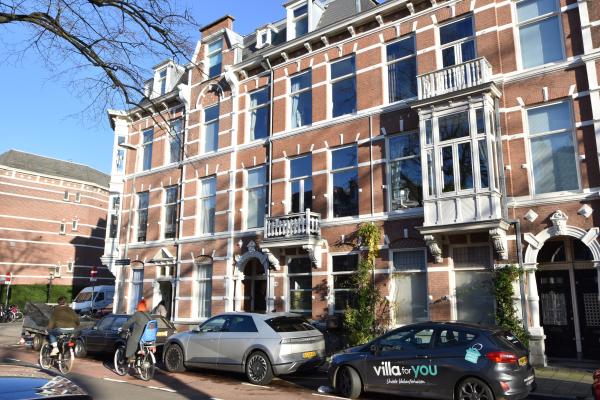 Authentieke stadswoning in hartje Den Haag, 100m van centrum - thumbnail 1