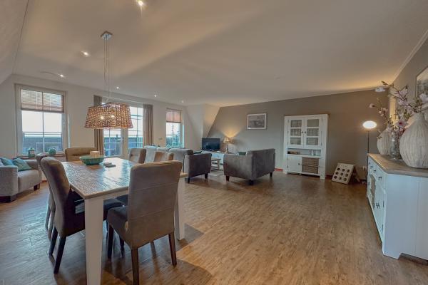 Op 750 m van het strand: ruim luxe appartement in centrum Westerland - thumbnail 4