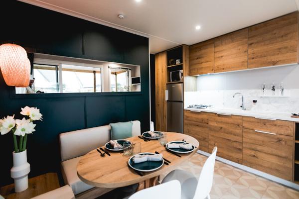 Luxe chalet op familiecamping, 750m van strand aan de Waddenzee - thumbnail 3
