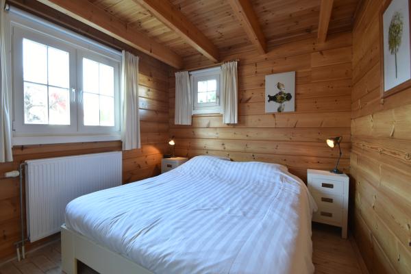 Sfeervol houten chalet aan de Oosterschelde op Tholen - thumbnail 5