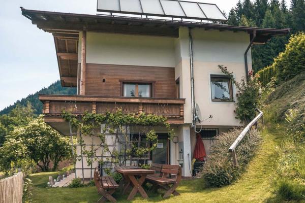 Ruim vakantiehuis voor 14 personen met sauna direct aan de piste in Itter - thumbnail 3