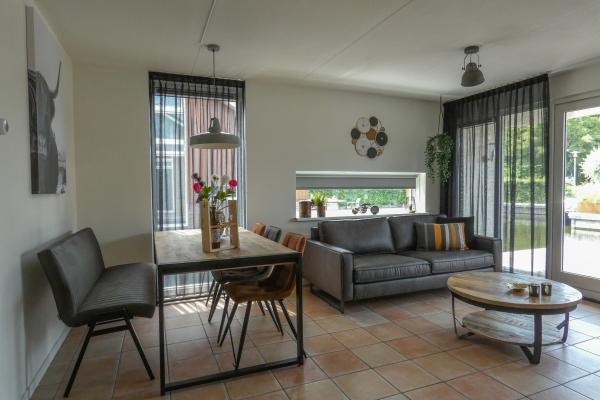 Modern vakantiehuis direct aan het Uitgeestermeer voor 6 personen - thumbnail 3