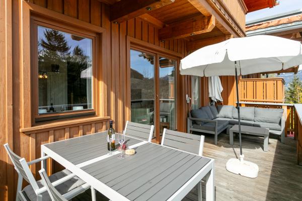 Authentiek chalet aan de piste met panoramisch uitzicht over het Zillertal - thumbnail 2