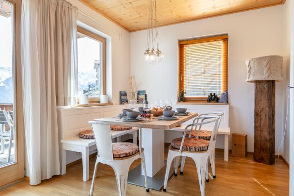 Authentiek chalet aan de piste met panoramisch uitzicht over het Zillertal - thumbnail 4
