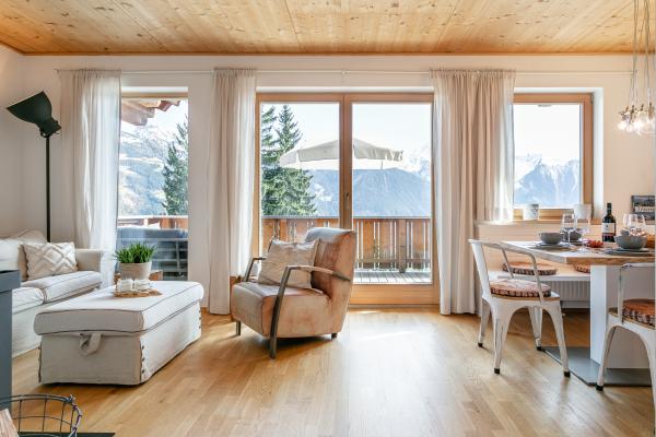 Authentiek chalet aan de piste met panoramisch uitzicht over het Zillertal - thumbnail 3