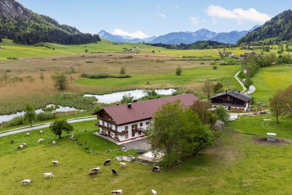 Ruim appartement op idyllische boerderij in Walchsee, vlakbij meer en skilift - thumbnail 1