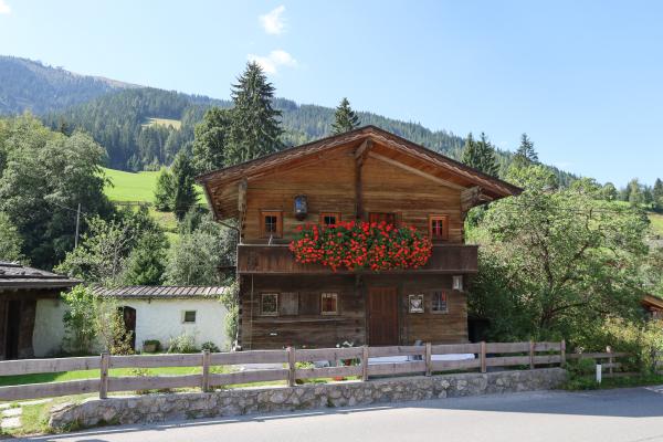 Vrijstaand vakantiehuis in Alpbach: historische charme voor 7 personen - thumbnail 1