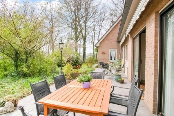 Ruime vakantiewoning met terras bij de duinen, 10 pers., Nieuwkuijk - thumbnail 4