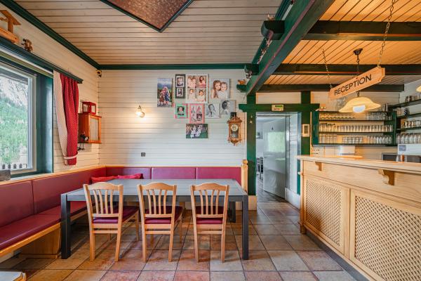Authentiek berghuis voor 35 personen met sauna en watervalzicht in Krimml - thumbnail 5