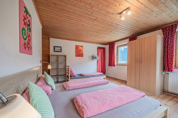 Authentiek berghuis voor 35 personen met sauna en watervalzicht in Krimml - thumbnail 3