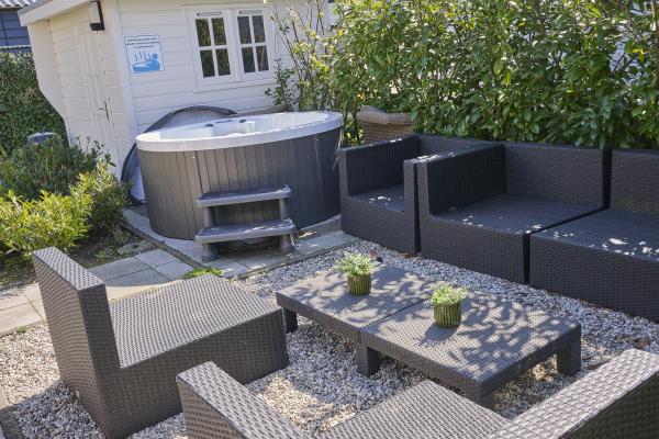 Wellness bungalow in het bos op 470m van Kaatsheuvel centrum - thumbnail 4
