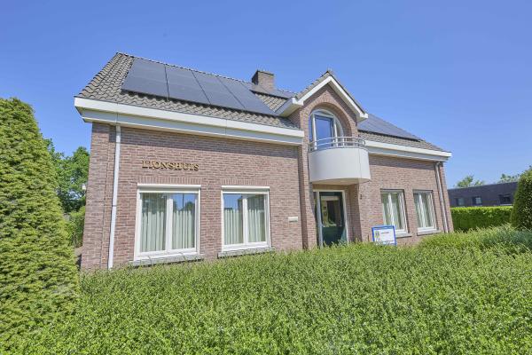 Toegankelijke designvilla in hartje Panningen, ideaal voor 6 personen - thumbnail 2