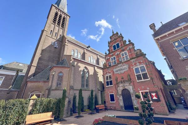 Twee historische weeshuizen voor 32 personen in hartje Enkhuizen - thumbnail 3