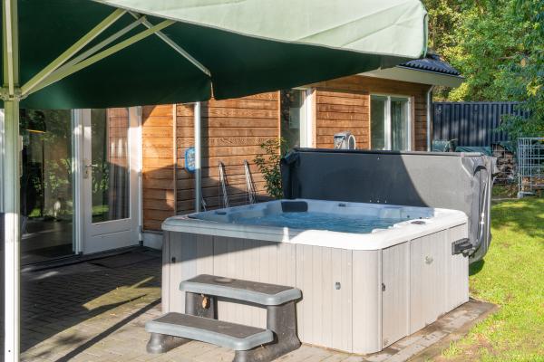 Luxe wellness villa in bosrijke omgeving nabij stadscentrum - thumbnail 2