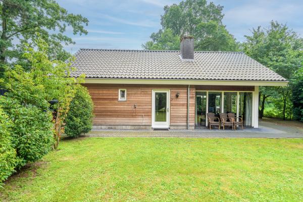 Luxe wellness villa in bosrijke omgeving nabij stadscentrum - thumbnail 1