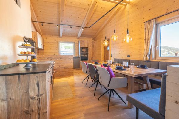 Luxe chalet direct aan de skipiste met privé whirlpool en sauna in Gerlos - thumbnail 4