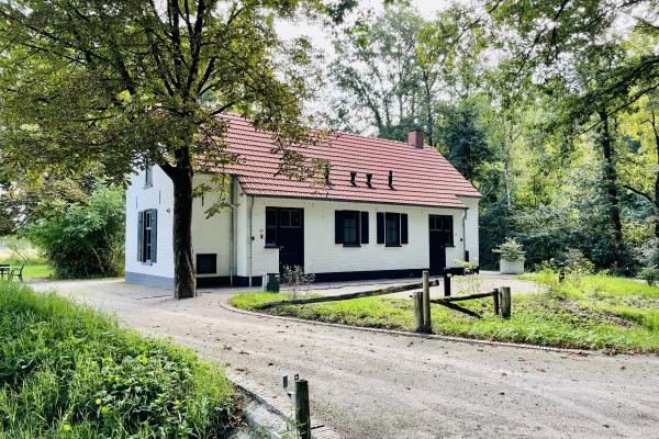 Gezellige groepswoning aan de bosrand in Erp voor 10 personen - thumbnail 1