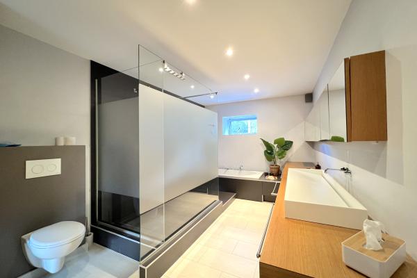 Centraal gelegen ruim appartement met tuin in Genk - thumbnail 5