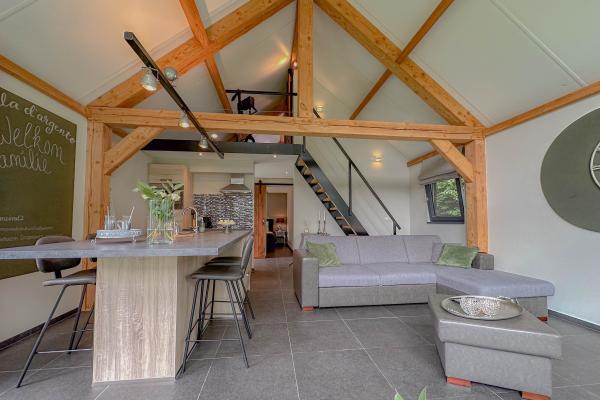 Landelijke rietgedekte villa in het Brabantse buitengebied van Alphen - thumbnail 4