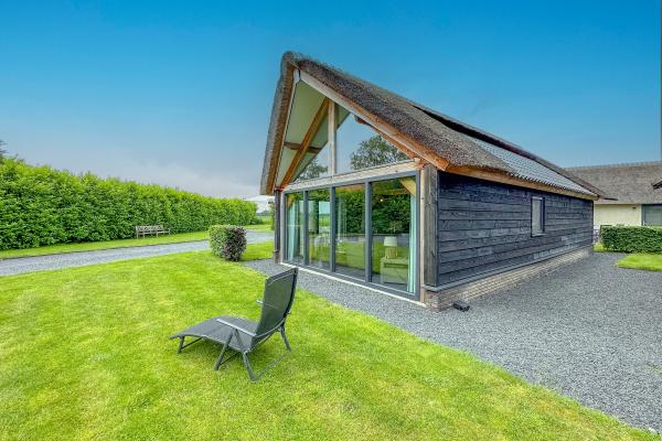 Luxe rietgedekte villa in landelijk Brabant, dichtbij Alphen - thumbnail 2