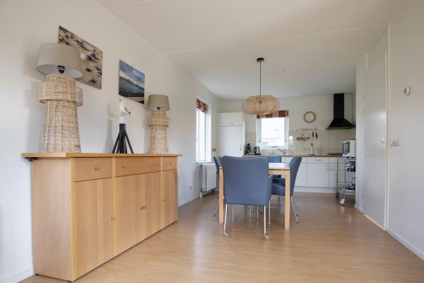 Sfeervol vakantiehuis in Zonnemaire met airco, 6 personen, 2 huisdieren welkom - thumbnail 4