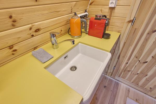 Sfeervol Tiny House in Goedereede, 5 km van het Noordzeestrand - thumbnail 5