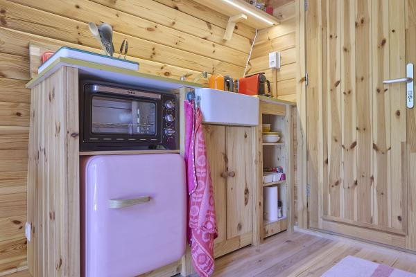 Sfeervol Tiny House in Goedereede, 5 km van het Noordzeestrand - thumbnail 6