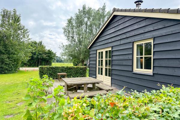 Back to basic natuurhuisje op boerencamping nabij de Biesbosch - thumbnail 1