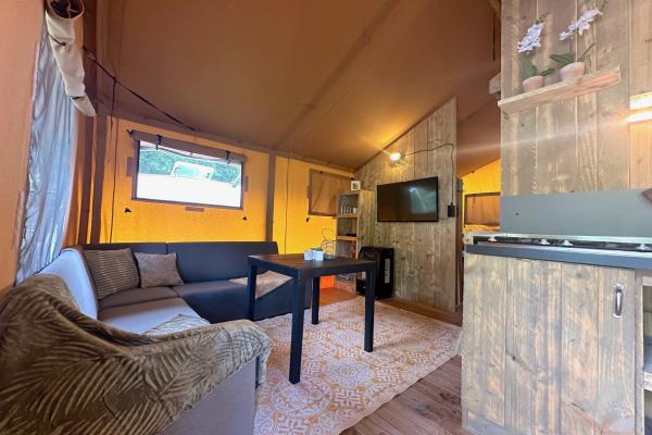 Luxe safaritent met hottub voor 6 personen op de Veluwe - thumbnail 4