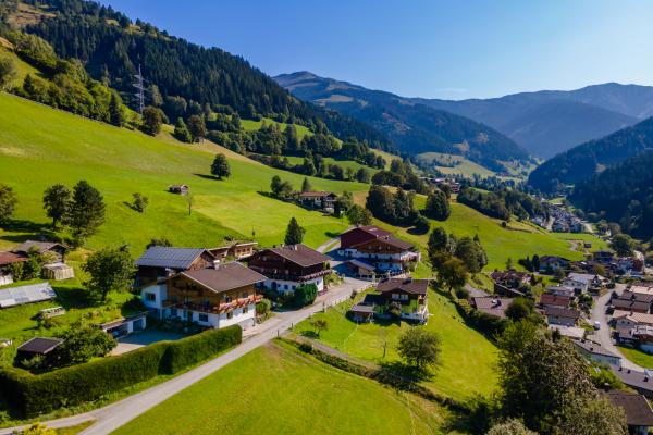 Panoramisch 8-persoons appartement aan de piste in Zell am See - thumbnail 3