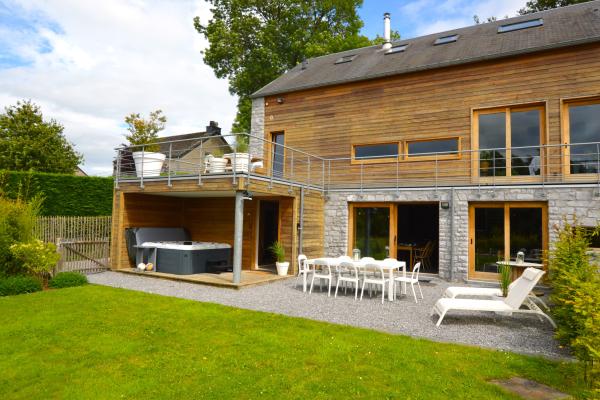 Luxe vakantiehuis in Heyd met hottub, sauna en pooltafel - thumbnail 1