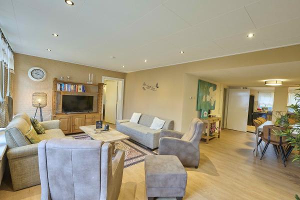 Ruime familiewoning met hottub op Zuid-Limburgs heuvelplateau - thumbnail 1