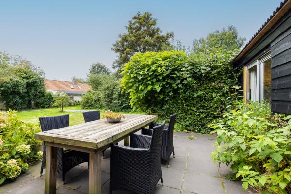 Vrijstaand vakantiehuis in groene weide bij kunstenaarsdorp Bergen - thumbnail 6